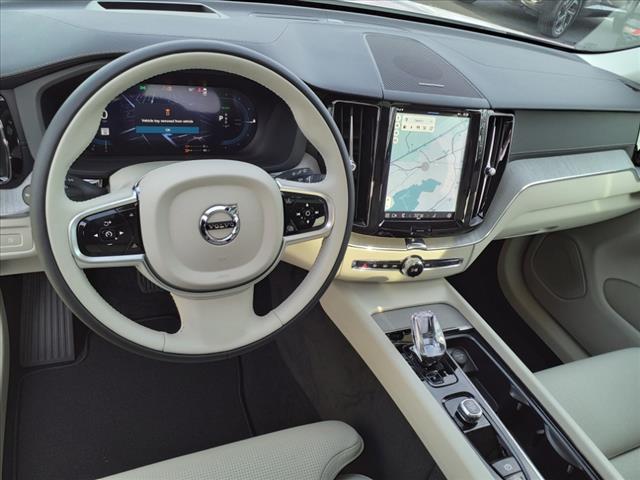2025 Volvo XC60 T8 Ultra