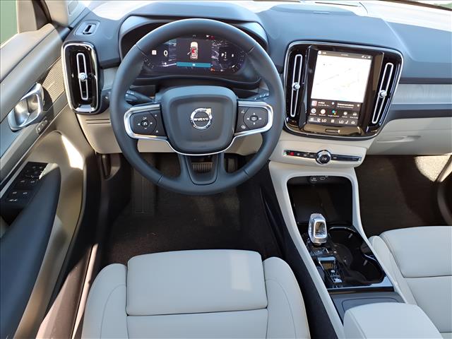 2026 Volvo XC40 B5 Ultra