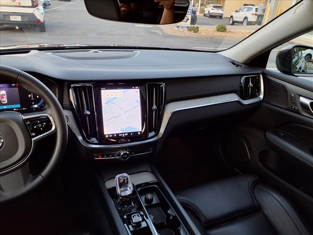2024 Volvo V60 Cross Country Ultimate