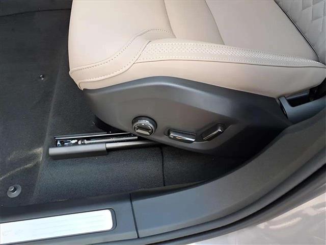 2026 Volvo XC60 B5 Plus Dark Theme