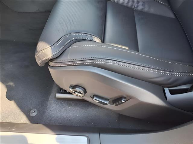 2026 Volvo XC60 B5 Ultra Black Edition