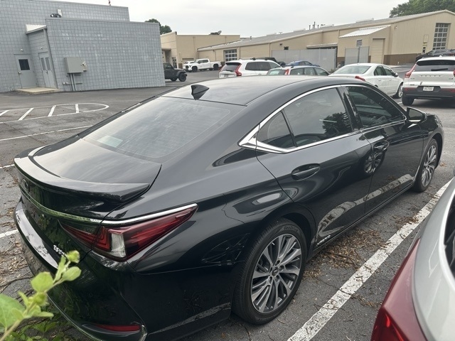 2021 Lexus ES 300h 300h