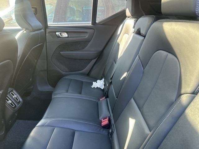 2025 Volvo XC40 B5 Plus Bright Theme