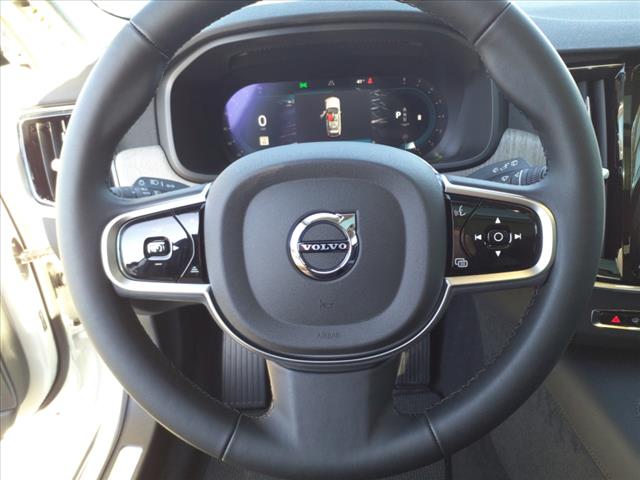 2025 Volvo V90 Cross Country B6
