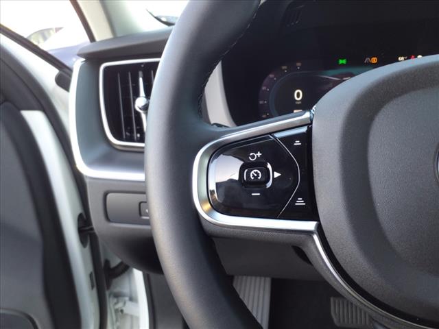 2025 Volvo XC60 T8 Plus