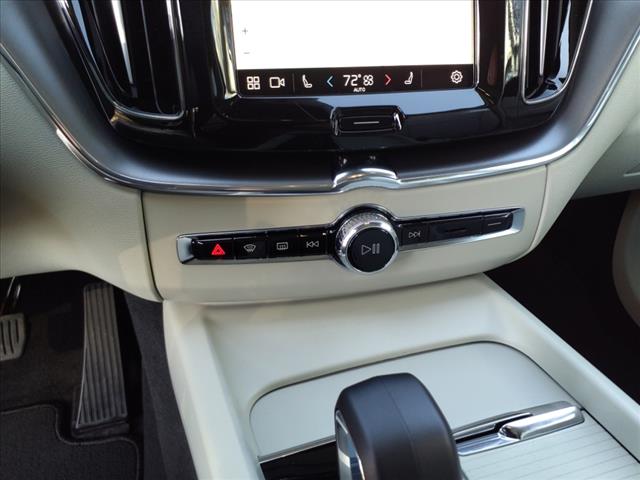 2025 Volvo XC60 B5 Core