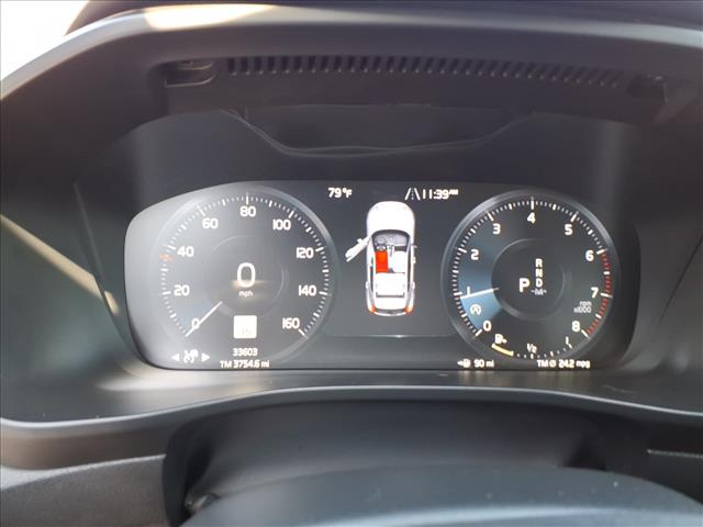 2022 Volvo XC40 R-Design