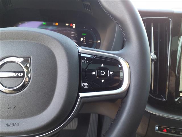 2025 Volvo XC60 T8 Plus
