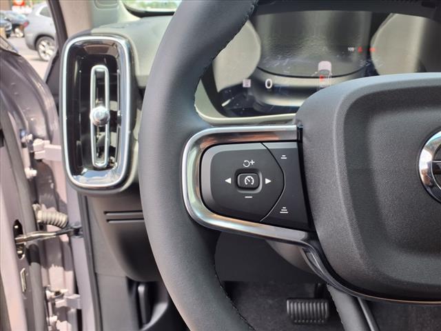 2026 Volvo XC40 B4 Plus Bright Theme