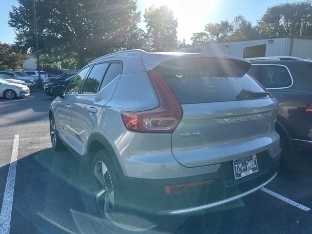 2025 Volvo XC40 B5 Plus Bright Theme