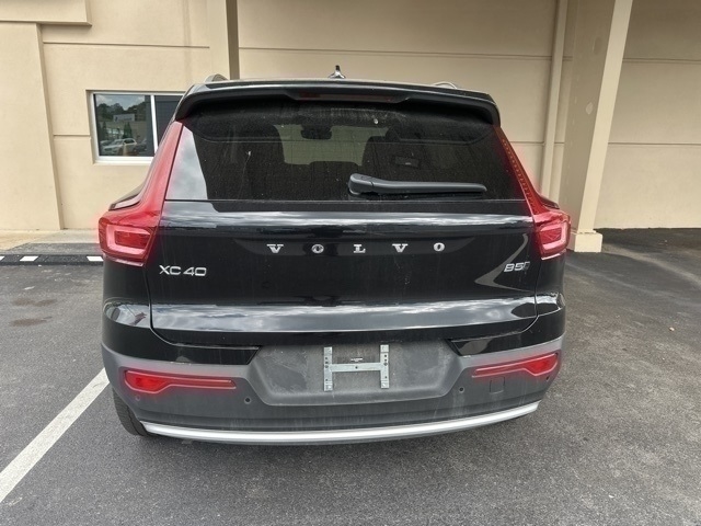 2025 Volvo XC40 B5 Core