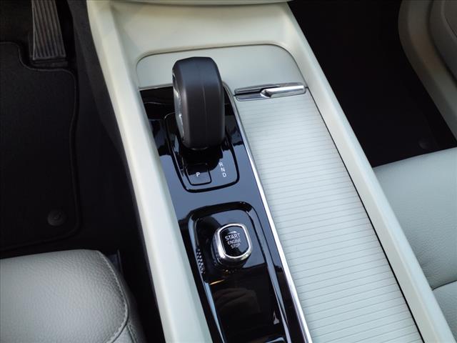 2025 Volvo XC60 B5 Core