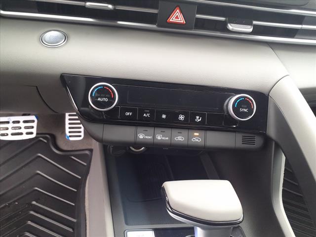 2025 Hyundai ELANTRA SEL