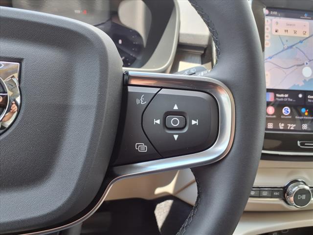 2026 Volvo XC40 B5 Plus Dark Theme