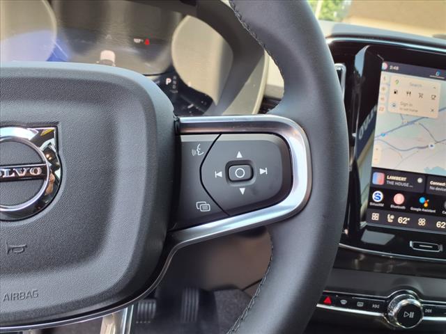 2026 Volvo XC40 