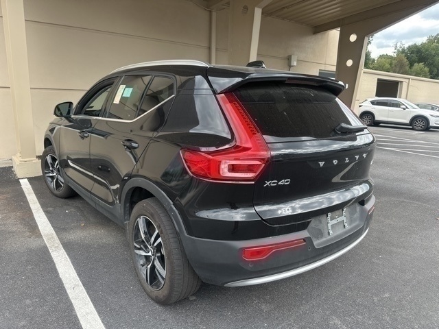 2025 Volvo XC40 B5 Core