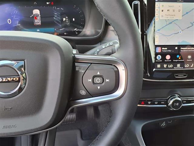 2026 Volvo XC40 B5 Ultra Dark Theme