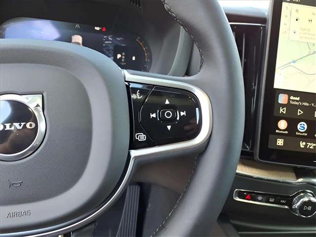 2026 Volvo XC60 B5 Plus Dark Theme