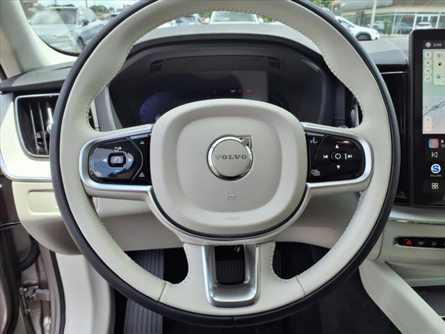 2026 Volvo XC60 B5 Ultra Dark Theme