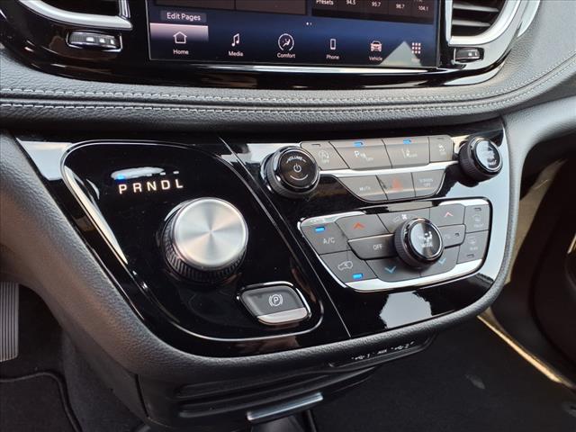 2024 Chrysler Pacifica Touring