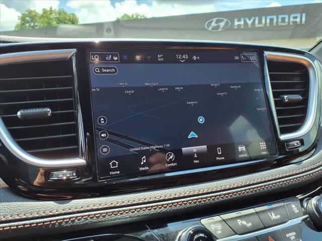2024 Chrysler Pacifica Plug-In Hybrid Pinnacle