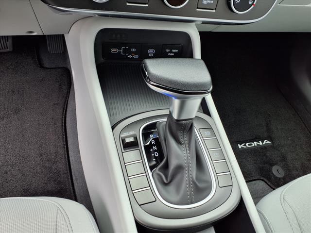 2025 Hyundai KONA SE
