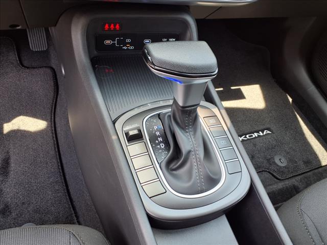 2025 Hyundai KONA SE