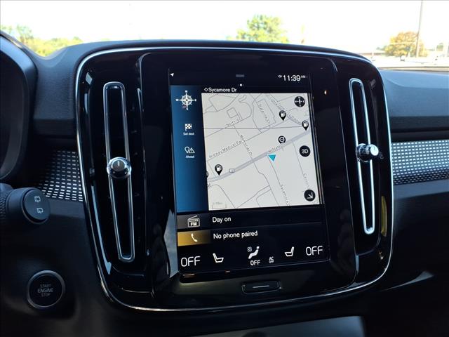 2022 Volvo XC40 R-Design