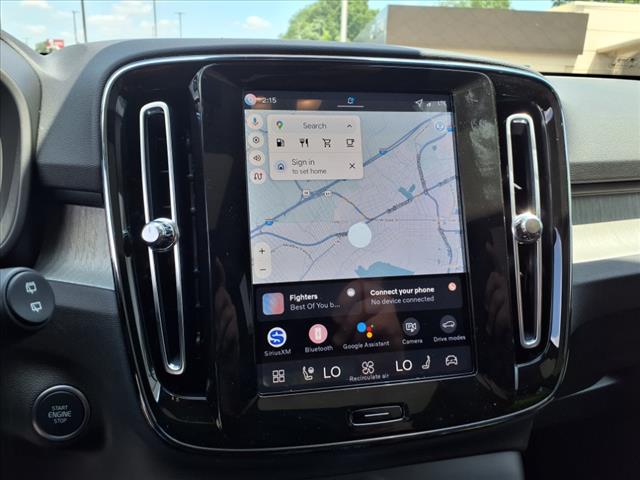 2026 Volvo XC40 B4 Plus Bright Theme
