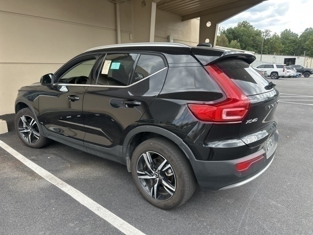 2025 Volvo XC40 B5 Core