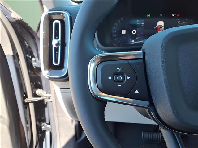 2026 Volvo XC40 B5 Ultra