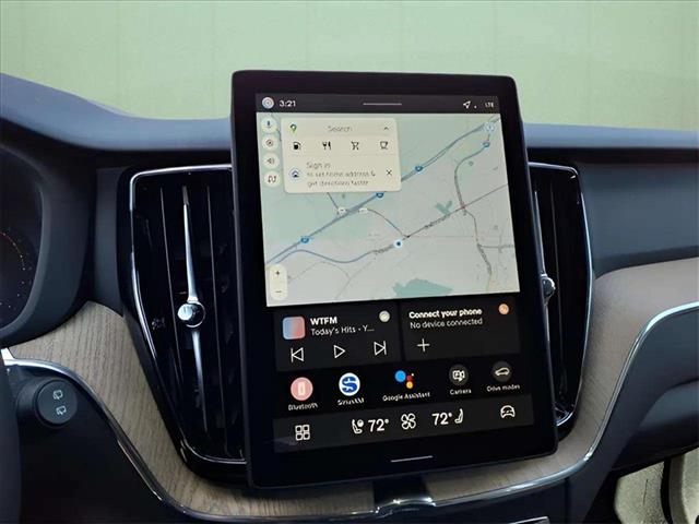 2026 Volvo XC60 B5 Plus Dark Theme