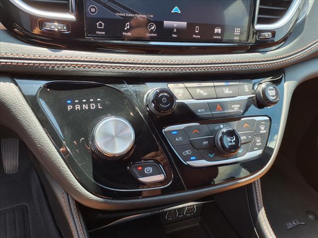 2024 Chrysler Pacifica Plug-In Hybrid Pinnacle