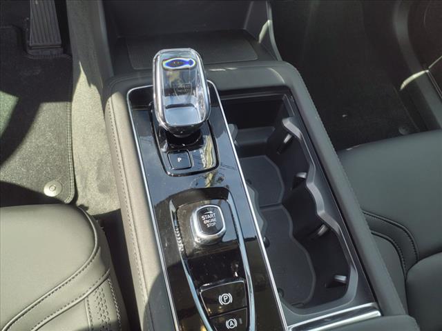2025 Volvo XC90 T8 Plus 6 Passenger