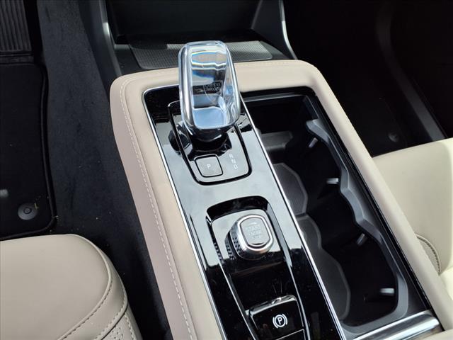 2025 Volvo XC90 T8 Core 7 Passenger 2025.5