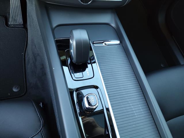 2025 Volvo XC60 T8 Plus