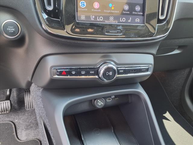 2026 Volvo XC40 B4 Plus Bright Theme