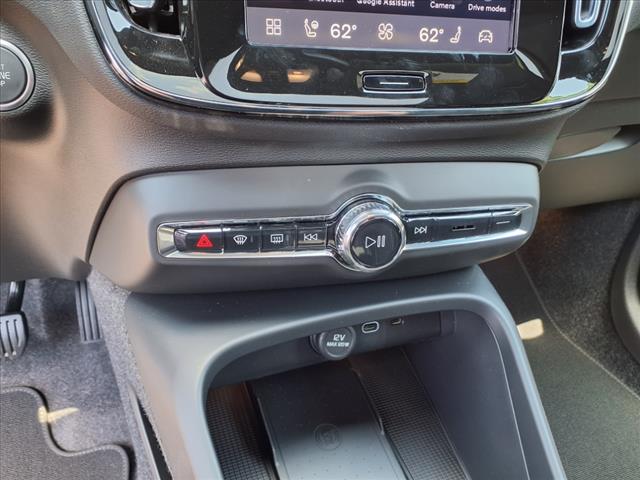 2026 Volvo XC40 