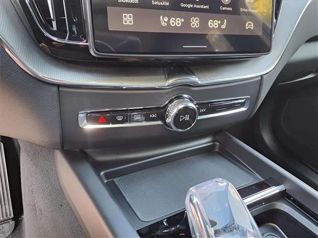 2026 Volvo XC60 B5 Ultra Black Edition