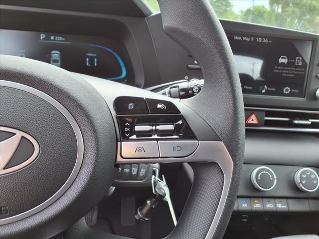 2025 Hyundai ELANTRA SE