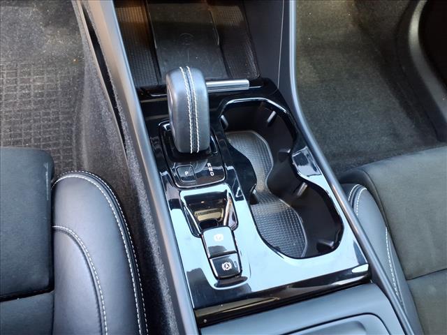 2022 Volvo XC40 R-Design
