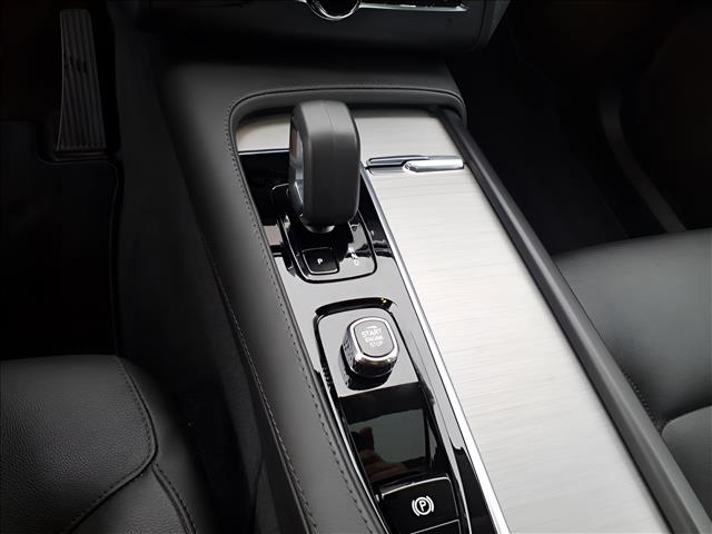 2024 Volvo XC90 B5 Core