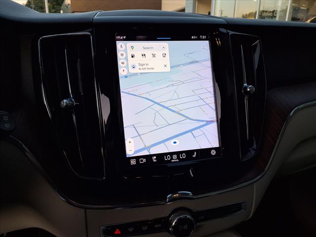 2022 Volvo XC60 B5 Momentum