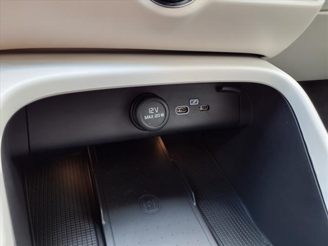 2026 Volvo XC40 B5 Plus Dark Theme