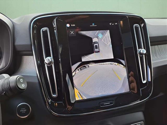 2026 Volvo XC40 B5 Ultra Dark Theme