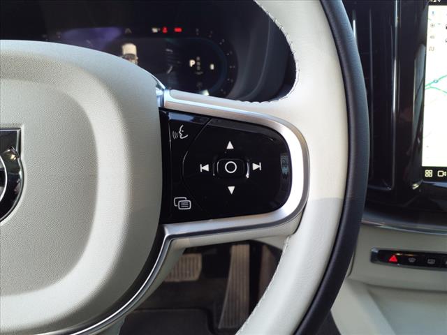 2025 Volvo XC60 B5 Core