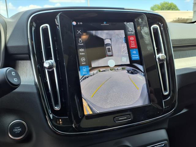 2026 Volvo XC40 B4 Plus Bright Theme