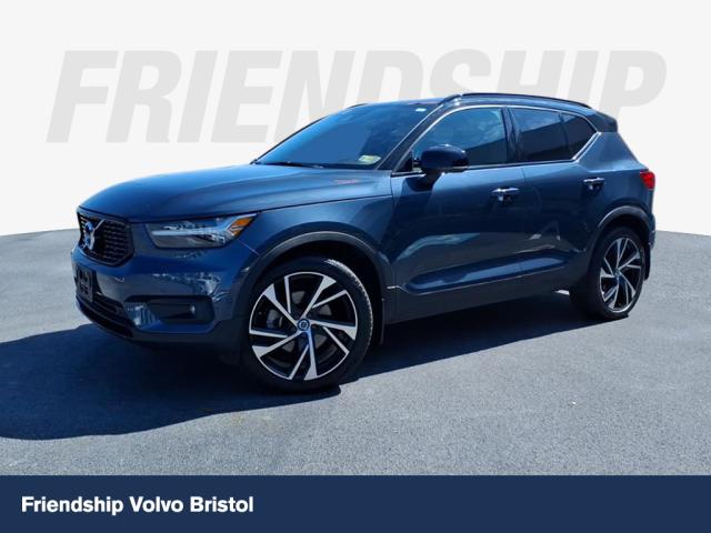 2022 Volvo XC40 R-Design
