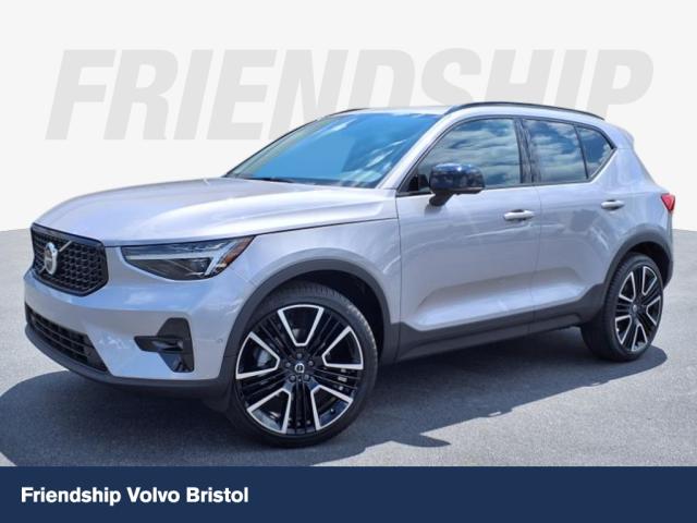 2026 Volvo XC40 B4 Plus Bright Theme