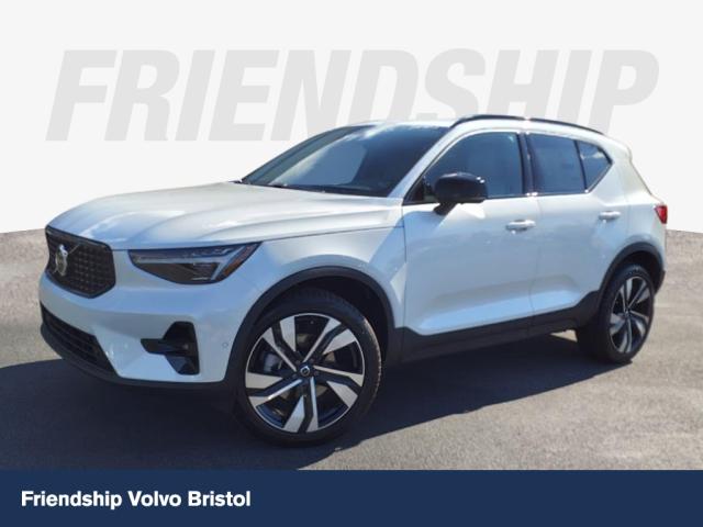 2025 Volvo XC40